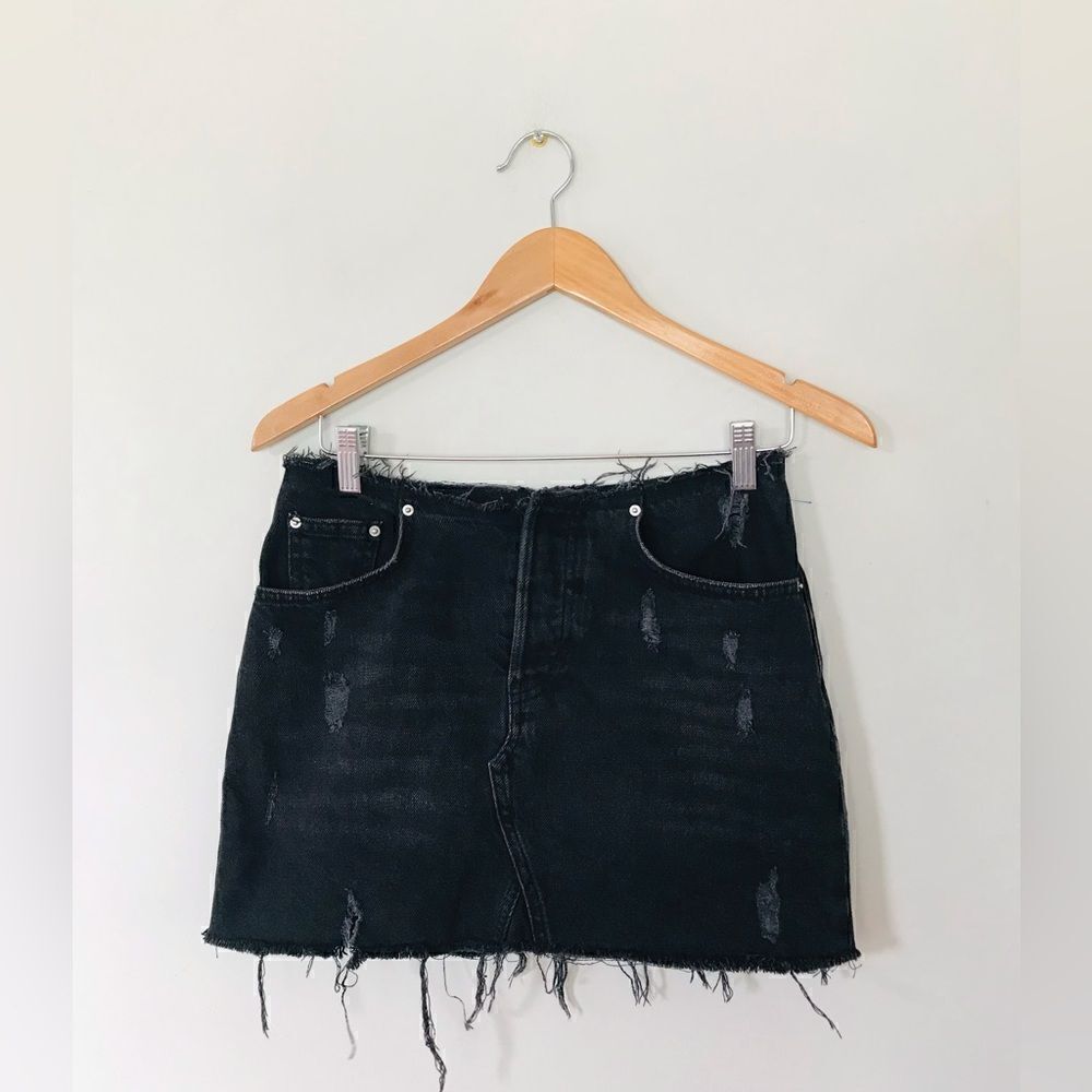 BDG Urban Outfitters Black Cotton Jeans Skirt Size Small Distressed Bottom Hem